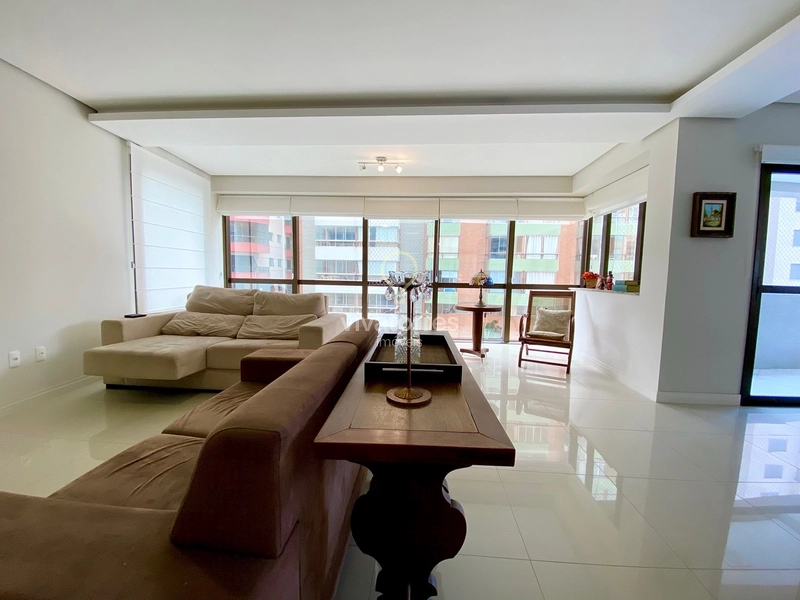 Apartamento mobiliado com 3 dormitórios e sacada com churrasqueira: 8ª foto da galeria de imagens do imóvel