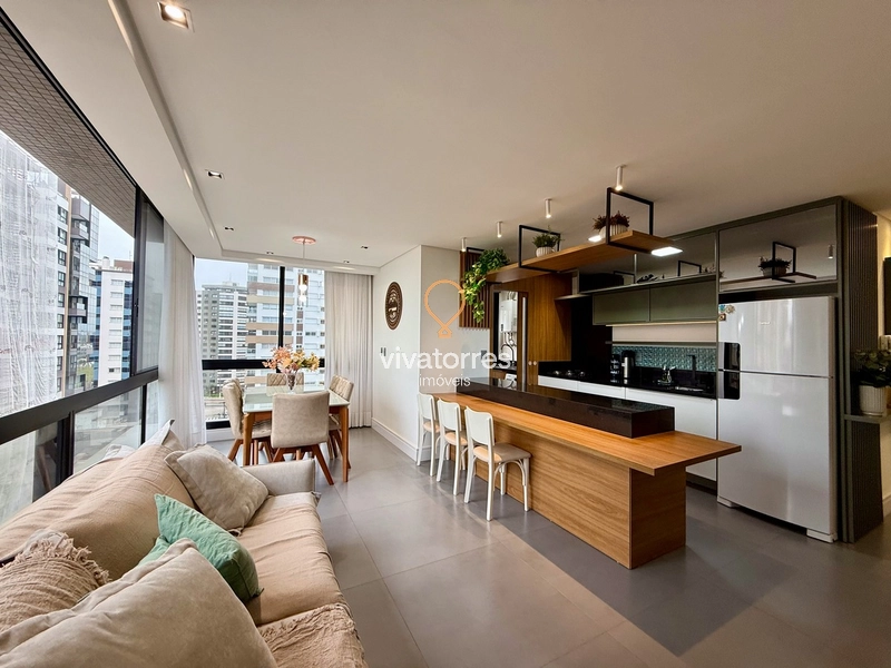 Apartamento 2 dormitórios com suíte e vista para o mar