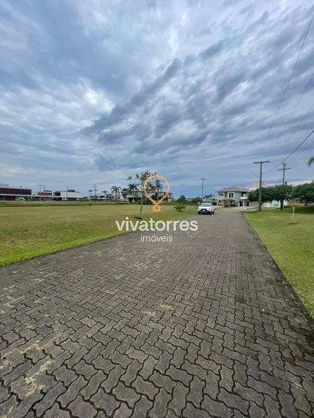Lote fundos lago em condomínio fechado de Torres: 9ª foto da galeria de imagens do imóvel