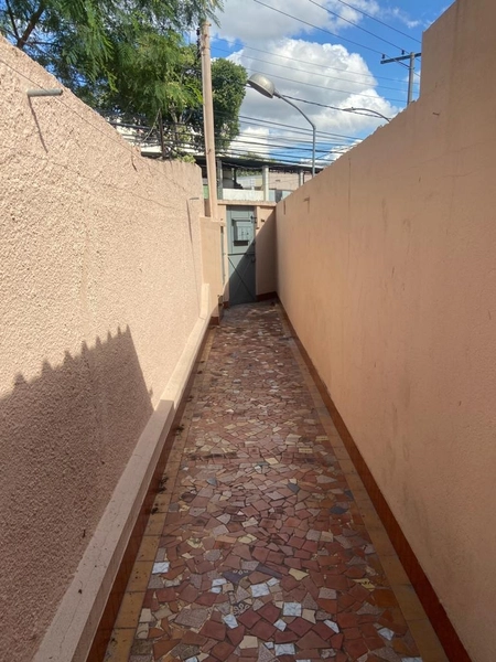 ALUGO EXCELENTE CASA COM 01 QUARTO AMPLO EM BANGU!: 2ª foto da galeria de imagens do imóvel