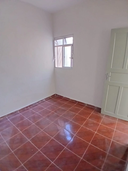 ALUGO CASA DE FUNDOS COM 02 QUARTOS!: 8ª foto da galeria de imagens do imóvel
