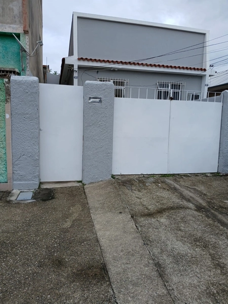 ALUGO CASA COM 01 QUARTO E GARAGEM EM PADRE MIGUEL!: 1ª foto da galeria de imagens do imóvel