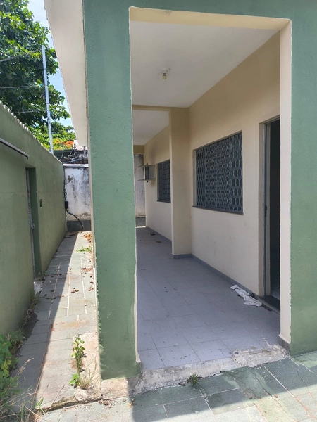 ALUGO CASA COM 03 QUARTOS EM BANGU!: 1ª foto da galeria de imagens do imóvel