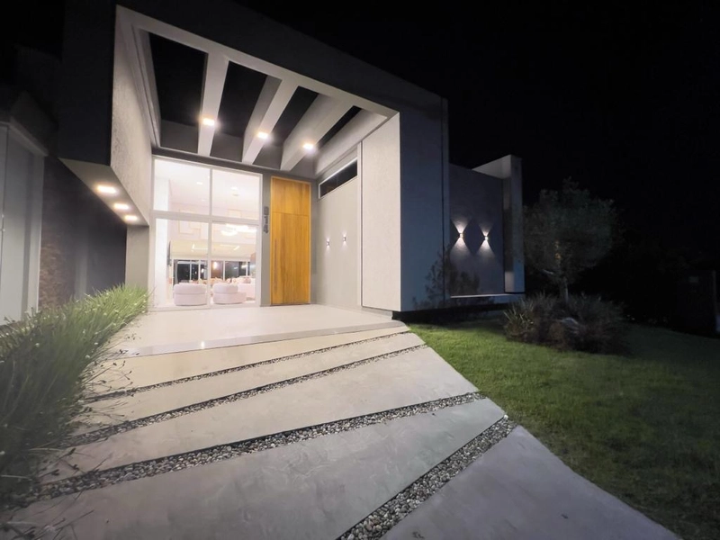 Maravilhosa casa linear !: 1ª foto da galeria de imagens do imóvel