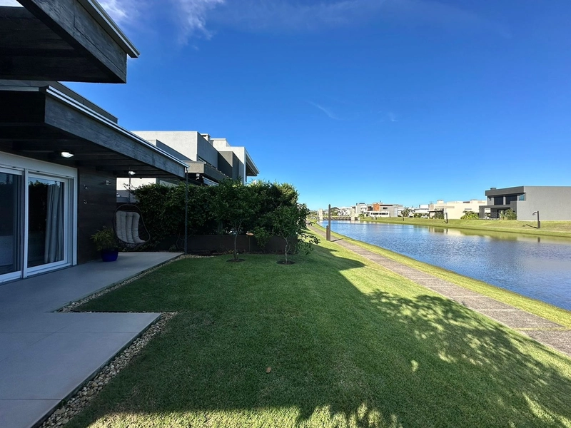 Linda casa beira Lago!: 15ª foto da galeria de imagens do imóvel