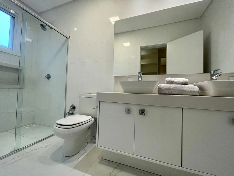 Linda casa beira Lago!: 2ª foto da galeria de imagens do imóvel