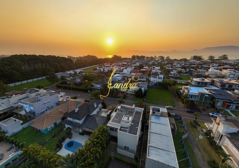 Casa de Condomínio de 4 quartos, 162m² no bairro ZONA NOVA, em Capão da Canoa | Eu Corretor