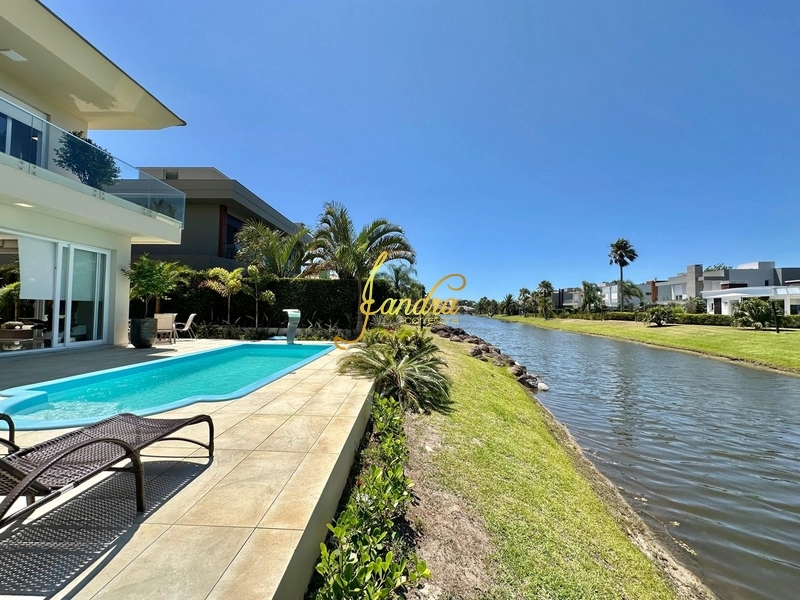 Casa de Condomínio de 5 quartos, 360m² no bairro Atlantida, em Xangri-lá | Eu Corretor