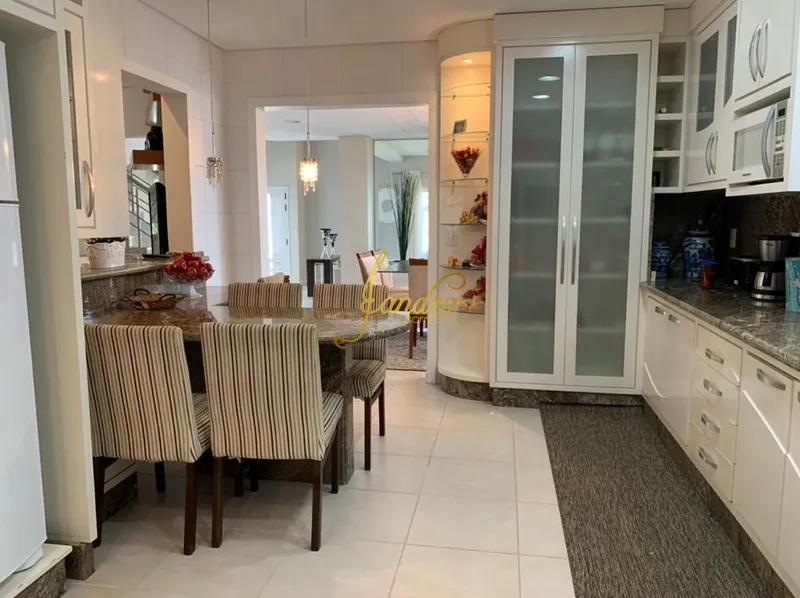 Casa de Condomínio à venda com 4 quartos, 310m² - Foto 11