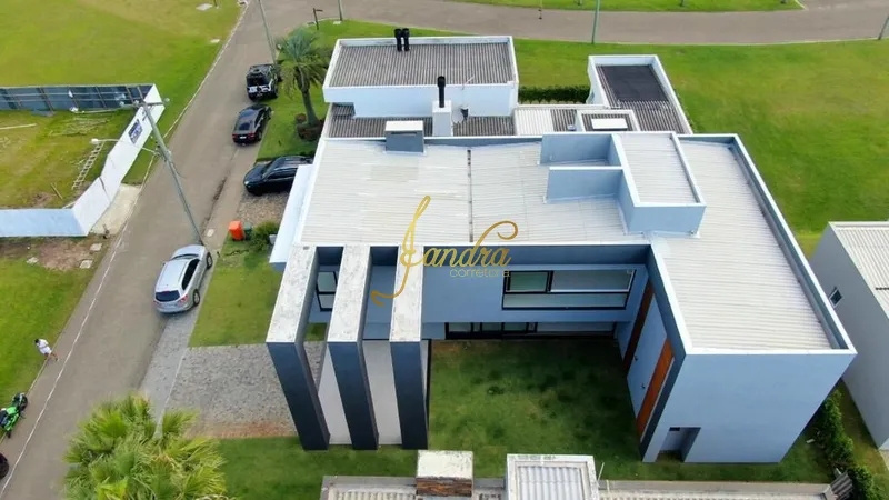 Casa de Condomínio à venda com 5 quartos, 310m² - Foto 4