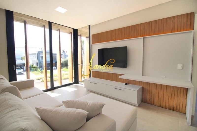 Casa de Condomínio de 5 quartos, 409m² no bairro Centro, em Xangri-lá | Eu Corretor