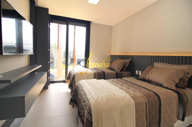 Casa de Condomínio de 5 quartos, 409m² no bairro Centro, em Xangri-lá | Eu Corretor