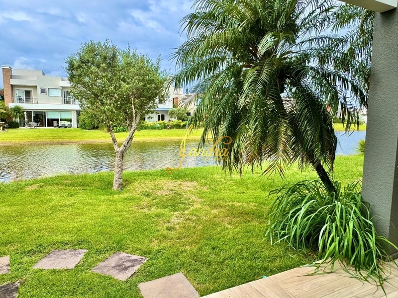 Casa de Condomínio de 4 quartos, 320m² no bairro Centro, em Xangri-lá | Eu Corretor