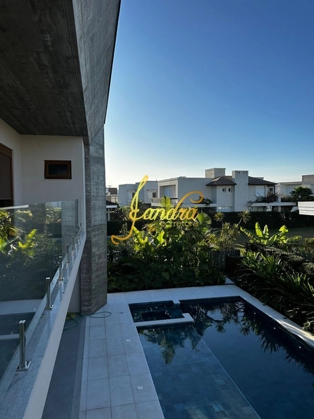 Casa de Condomínio de 4 quartos, 360m² no bairro Centro, em Torres | Eu Corretor