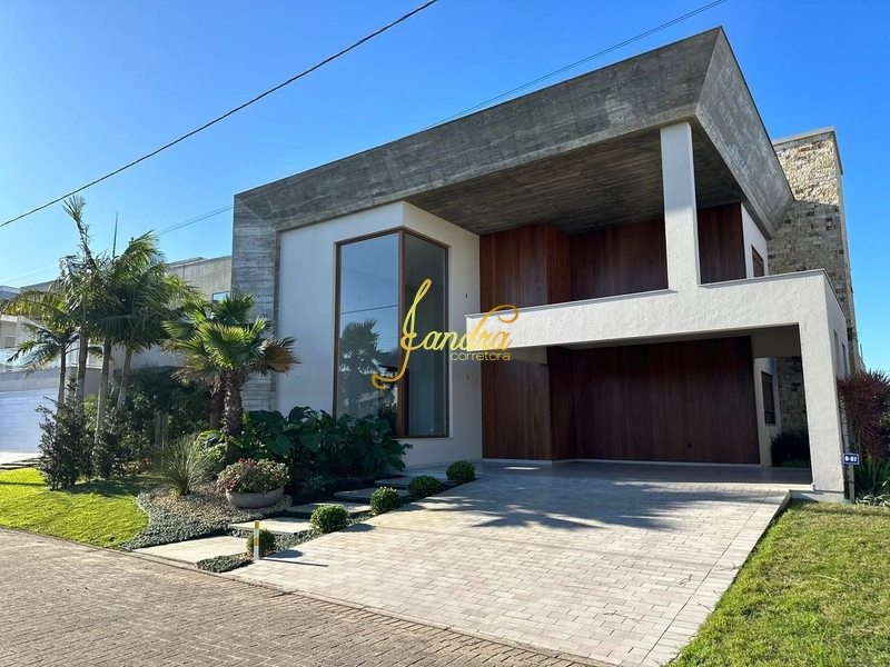 Casa de Condomínio de 4 quartos, 360m² no bairro Centro, em Torres | Eu Corretor