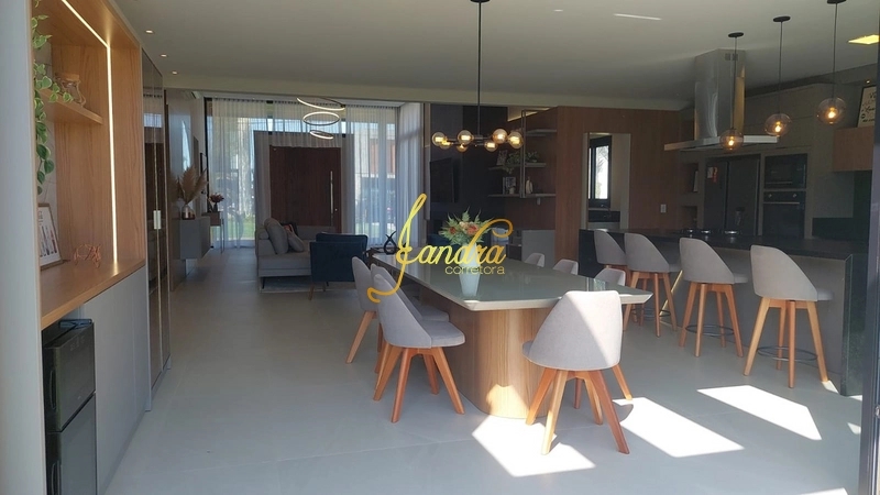 Casa de Condomínio à venda com 4 quartos, 252m² - Foto 14