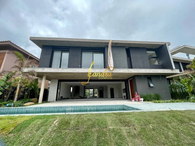 Casa de Condomínio à venda com 6 quartos, 484m² - Foto 2