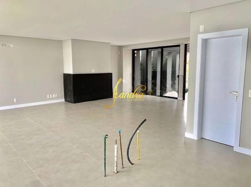 Sobrado de 4 quartos, 300m² no bairro Centro, em Xangri-lá | Eu Corretor