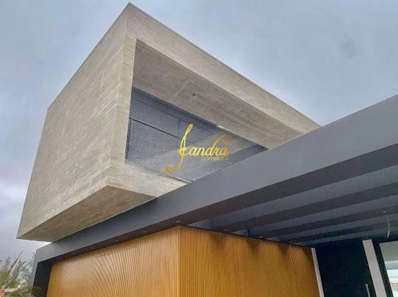 Sobrado de 4 quartos, 300m² no bairro Centro, em Xangri-lá | Eu Corretor
