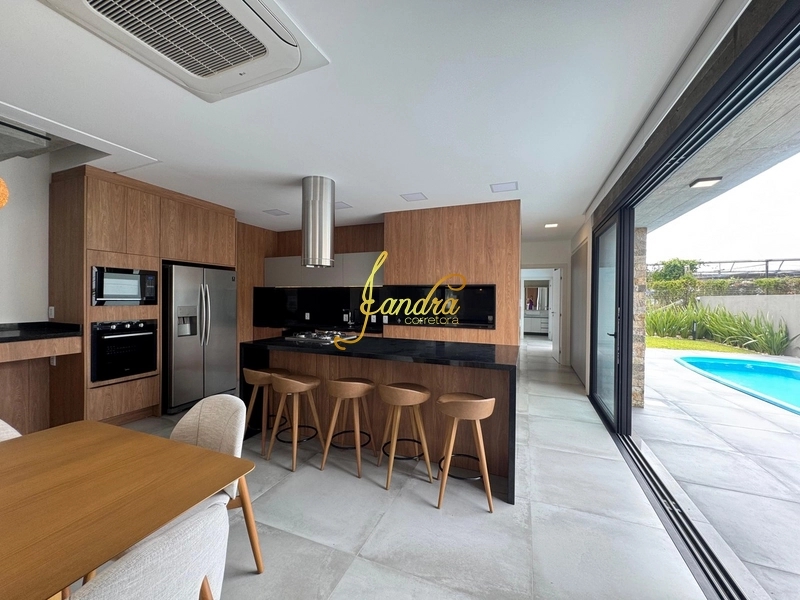 Sobrado de 5 quartos, 270m² no bairro Centro, em Xangri-lá | Eu Corretor