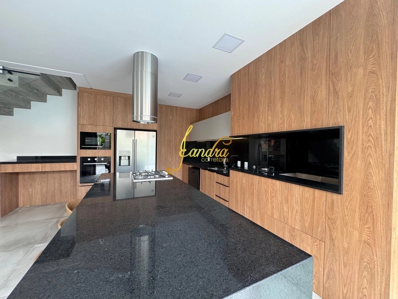 Sobrado de 5 quartos, 270m² no bairro Centro, em Xangri-lá | Eu Corretor