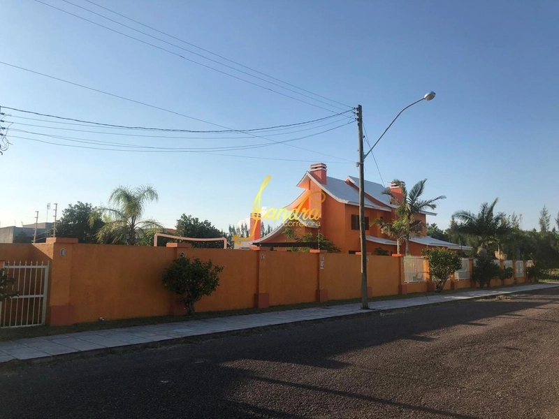 Sobrado de 360m² no bairro CAPAO NOVO POSTO 9 VILLAGE, em Capão da Canoa | Eu Corretor