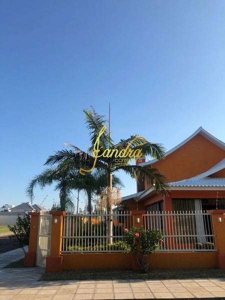 Sobrado de 360m² no bairro CAPAO NOVO POSTO 9 VILLAGE, em Capão da Canoa | Eu Corretor