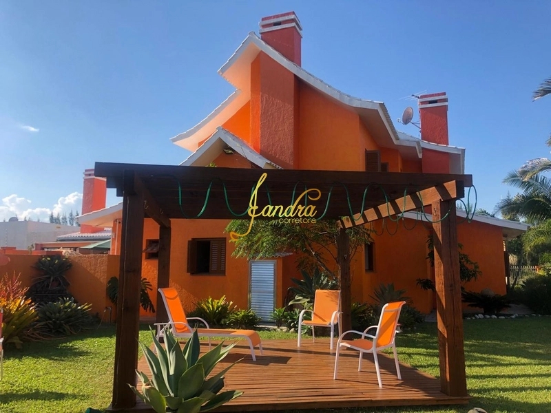 Sobrado de 360m² no bairro CAPAO NOVO POSTO 9 VILLAGE, em Capão da Canoa | Eu Corretor