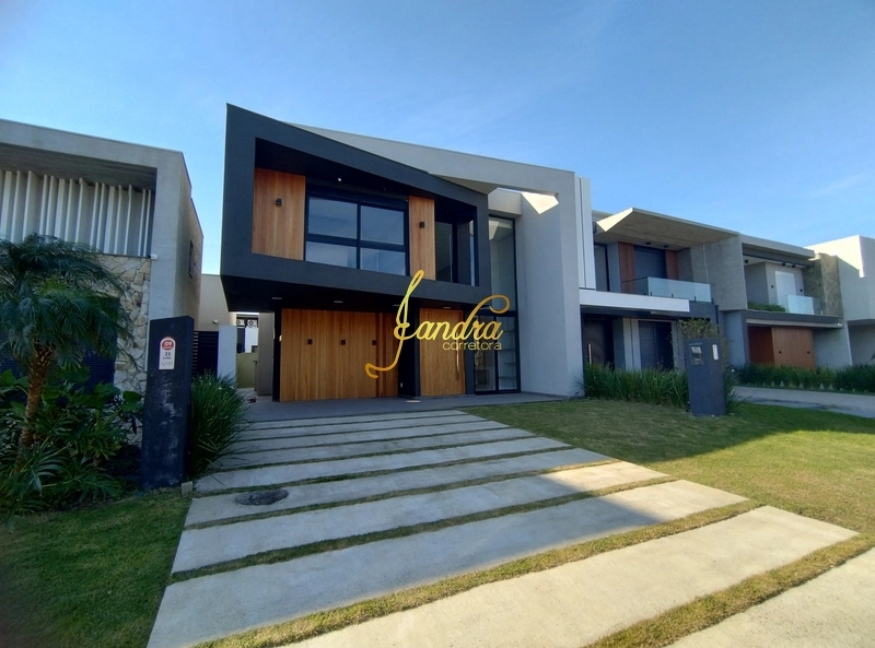 Casa de Condomínio de 4 quartos, 210m² no bairro Centro, em Xangri-lá | Eu Corretor