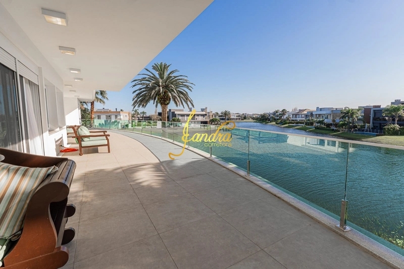 Casa de Condomínio de 8 quartos, 953m² no bairro Centro, em Xangri-lá | Eu Corretor