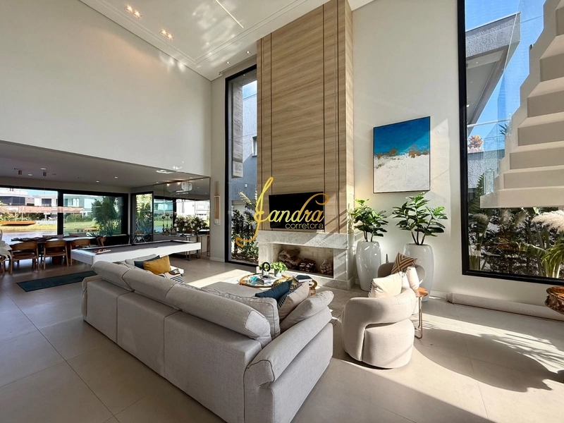 Casa de Condomínio de 5 quartos, 450m² no bairro Centro, em Xangri-lá | Eu Corretor