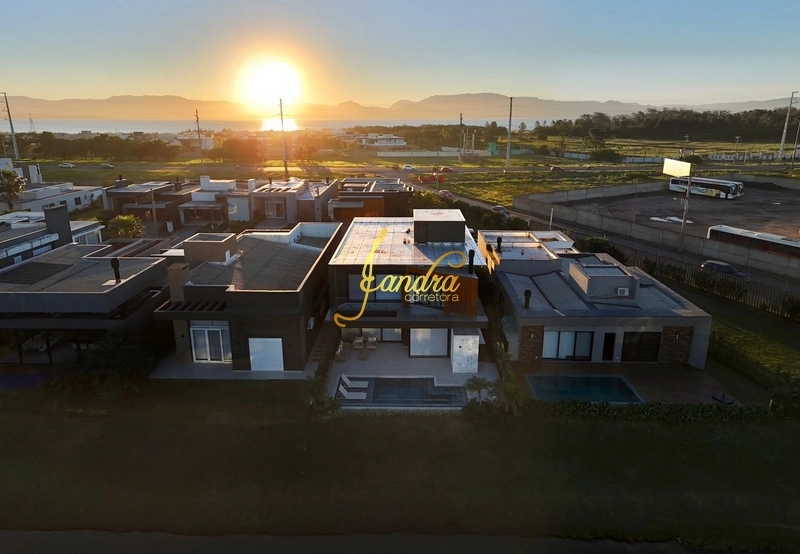 Casa de Condomínio, 4 quartos - Foto 1