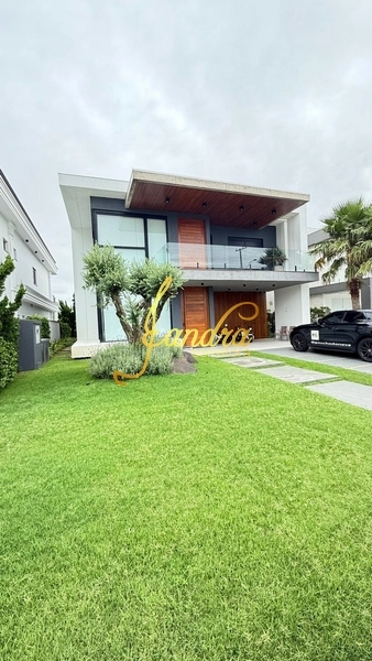 Casa de Condomínio de 5 quartos, 331m² no bairro Centro, em Xangri-lá | Eu Corretor