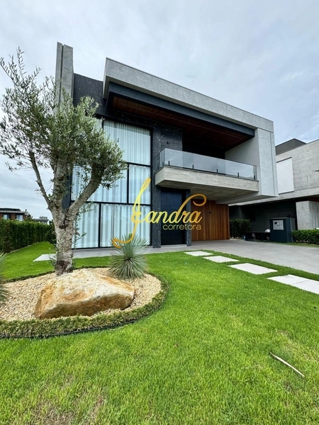Casa de Condomínio de 5 quartos, 417m² no bairro Centro, em Xangri-lá | Eu Corretor