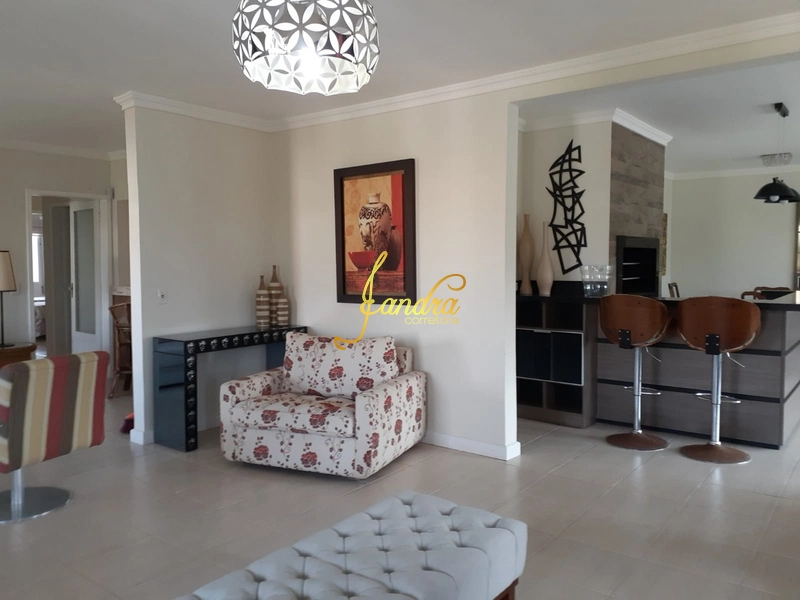 Casa bem localizada, finamente mobiliada e decorada.: 6ª foto da galeria de imagens do imóvel