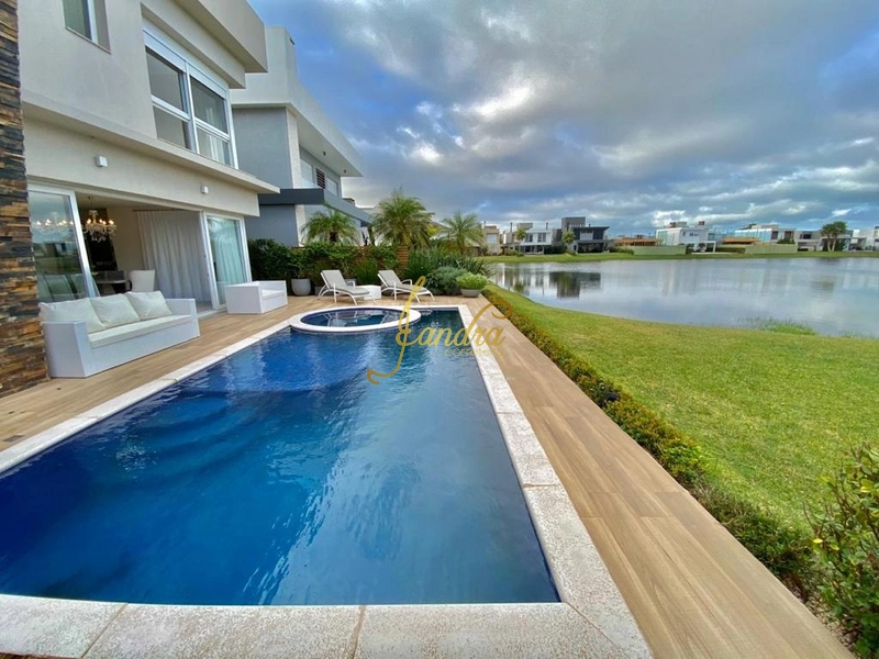 Sobrado Beira lago com 04 suítes com piscina: 21ª foto da galeria de imagens do imóvel
