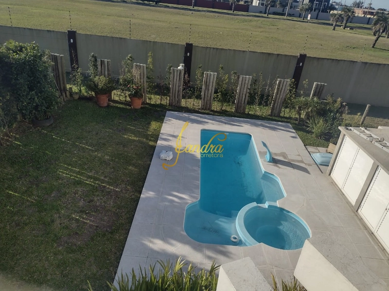 Sobrado com 04 suítes e piscina: 20ª foto da galeria de imagens do imóvel