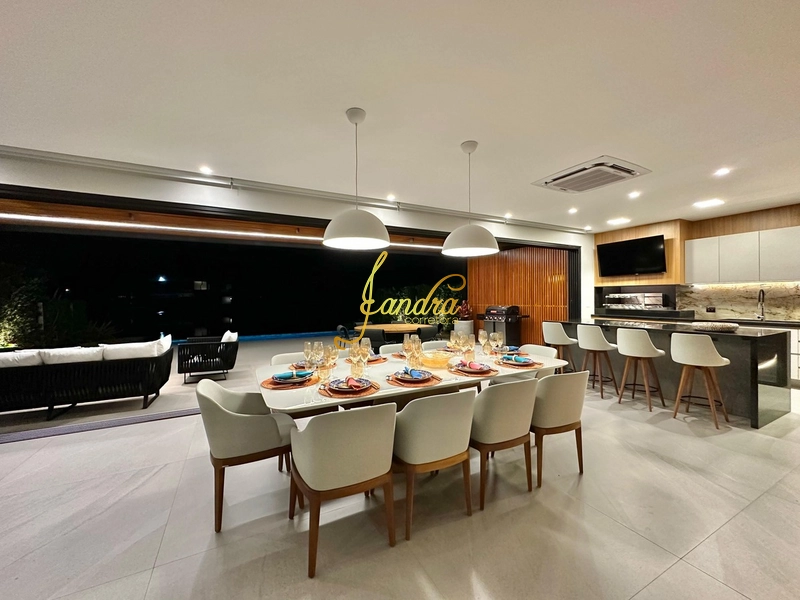 Sobrado Beira Lago,  mobiliado e decorado com 05 suítes e piscina: 16ª foto da galeria de imagens do imóvel