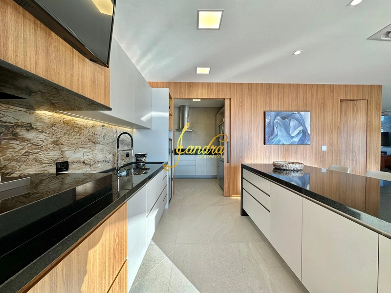 Sobrado Beira Lago,  mobiliado e decorado com 05 suítes e piscina: 36ª foto da galeria de imagens do imóvel