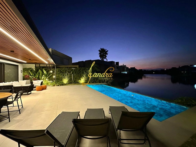 Sobrado Beira Lago,  mobiliado e decorado com 05 suítes e piscina: 14ª foto da galeria de imagens do imóvel