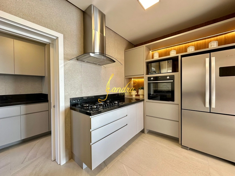 Sobrado Beira Lago,  mobiliado e decorado com 05 suítes e piscina: 34ª foto da galeria de imagens do imóvel