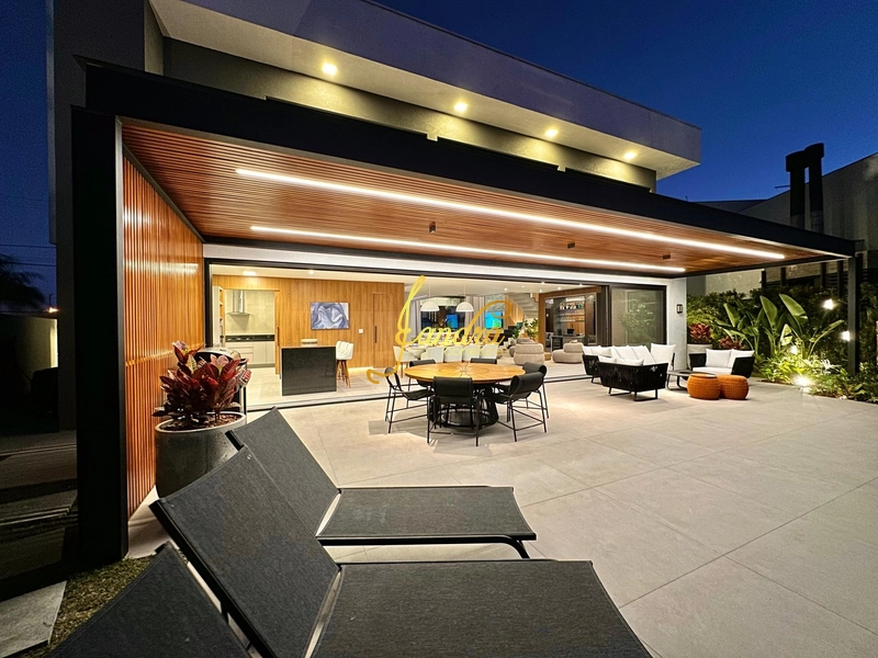 Sobrado Beira Lago,  mobiliado e decorado com 05 suítes e piscina: 41ª foto da galeria de imagens do imóvel