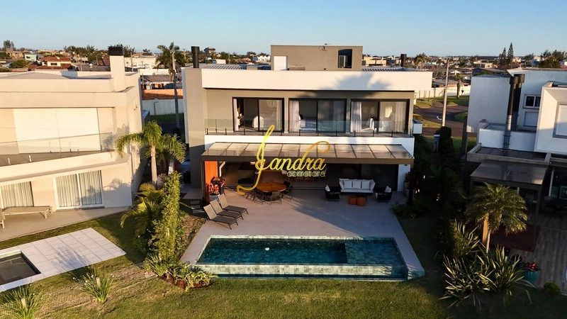 Sobrado Beira Lago,  mobiliado e decorado com 05 suítes e piscina: 40ª foto da galeria de imagens do imóvel