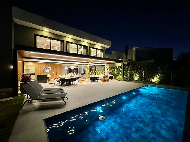 Sobrado Beira Lago,  mobiliado e decorado com 05 suítes e piscina: 11ª foto da galeria de imagens do imóvel