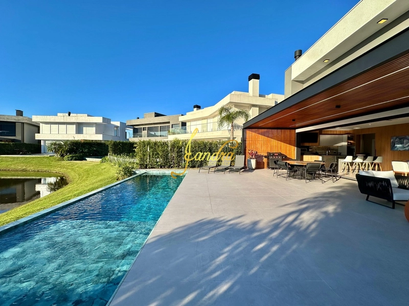 Sobrado Beira Lago,  mobiliado e decorado com 05 suítes e piscina: 35ª foto da galeria de imagens do imóvel
