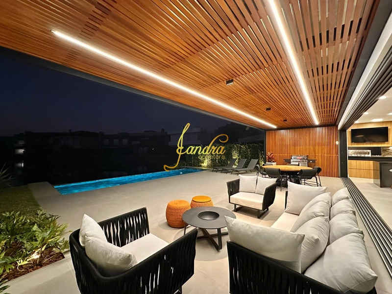 Sobrado Beira Lago,  mobiliado e decorado com 05 suítes e piscina: 42ª foto da galeria de imagens do imóvel