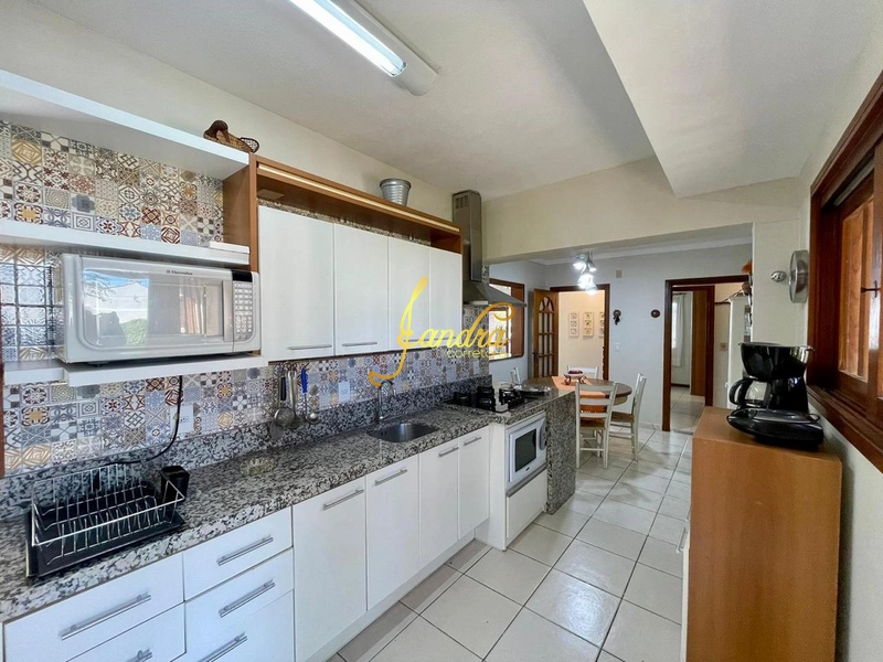 Casa térrea mobiliada e decorada em dois lotes, ótima localização: 8ª foto da galeria de imagens do imóvel