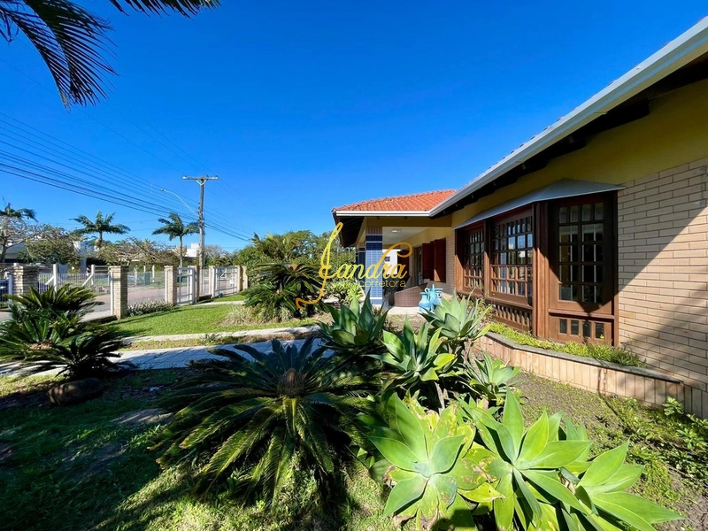 Casa térrea mobiliada e decorada em dois lotes, ótima localização: 19ª foto da galeria de imagens do imóvel