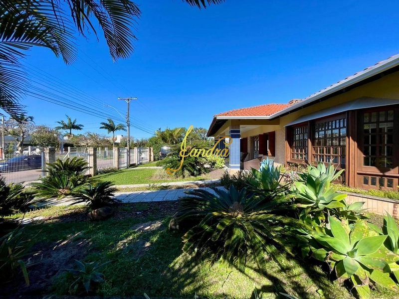 Casa térrea mobiliada e decorada em dois lotes, ótima localização: 16ª foto da galeria de imagens do imóvel