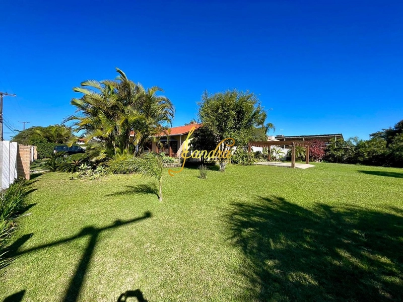 Casa térrea mobiliada e decorada em dois lotes, ótima localização: 37ª foto da galeria de imagens do imóvel